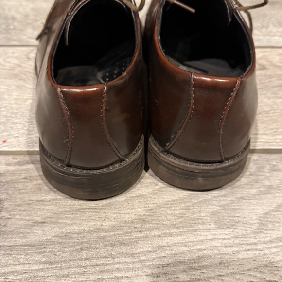 Kenneth Cole Men's Brown Leather Dress Shoes - Picture 5 of 7